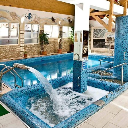 Castle Wellness Resort Sosto Nyiregyhaza Bagian luar foto