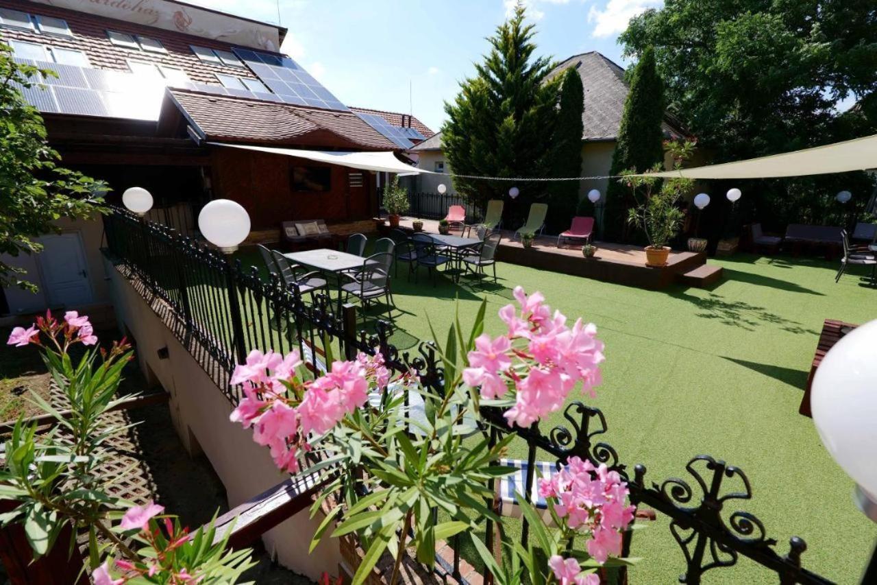Castle Wellness Resort Sosto Nyiregyhaza Bagian luar foto