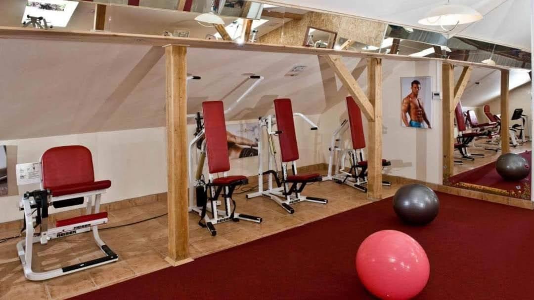 Castle Wellness Resort Sosto Nyiregyhaza Bagian luar foto