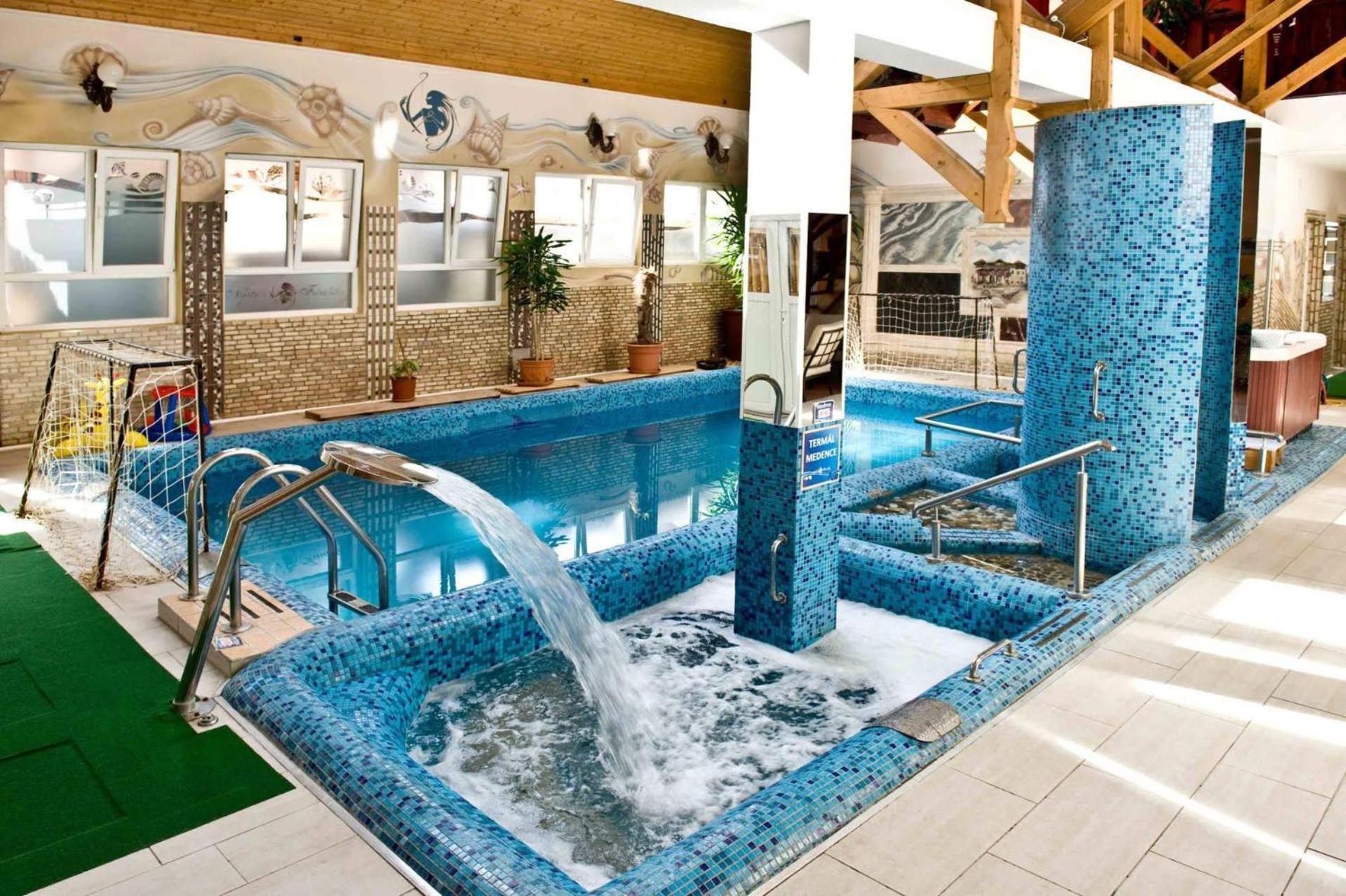 Castle Wellness Resort Sosto Nyiregyhaza Bagian luar foto